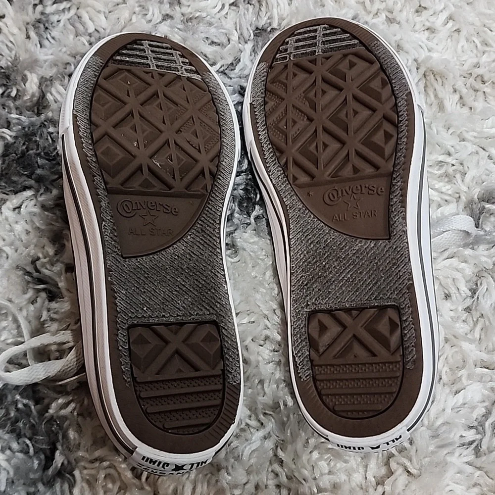 Converse Girls Chuck Taylor All Star Lace Up Heart Pattern Sneaker Shoes